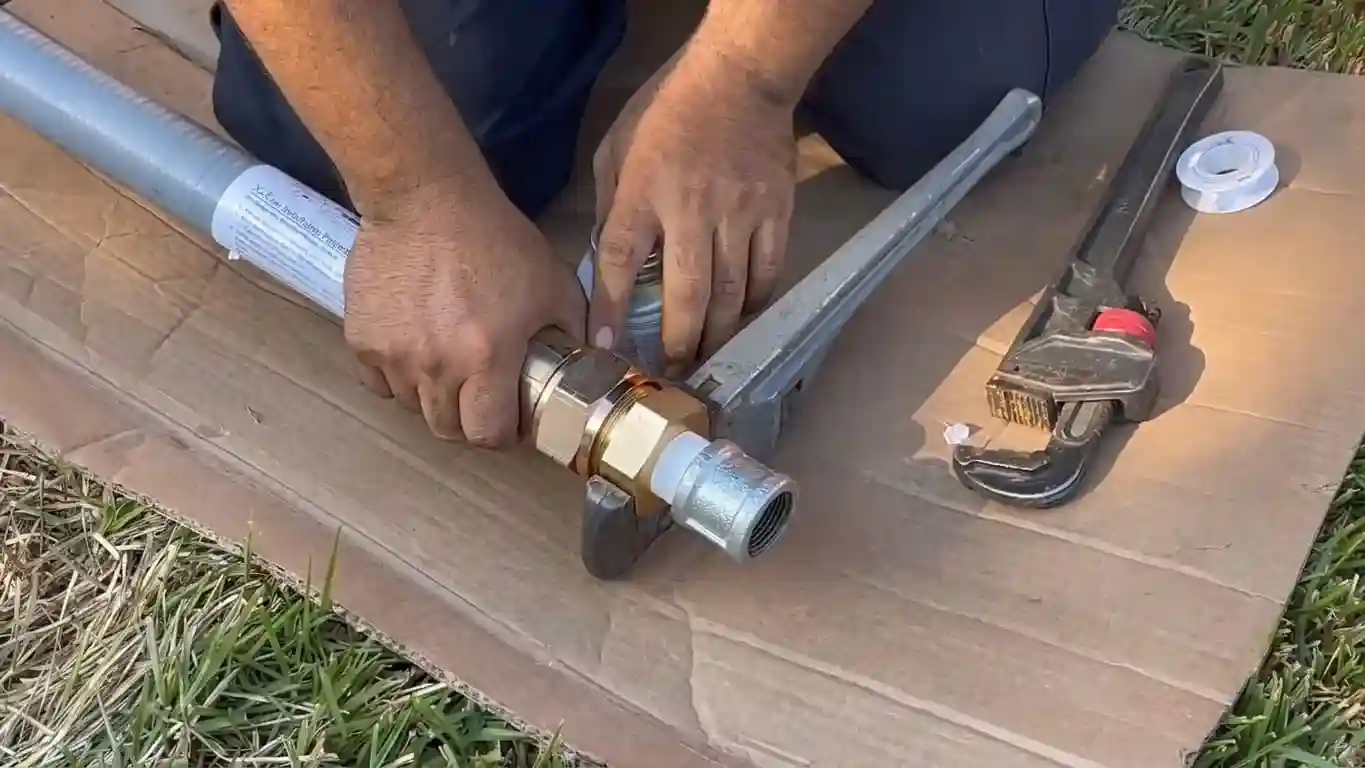 Gas pipe coupling and fitting assembly during a Chicago installation